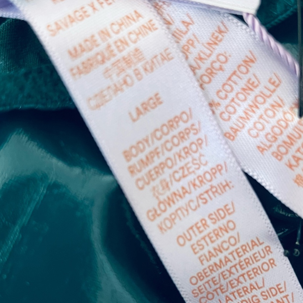 NWT Savage x Fenty Vinny Booty Short - Picture 4 of 7